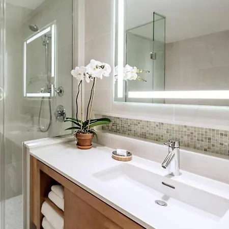 Space Family In Old Town Szczecin